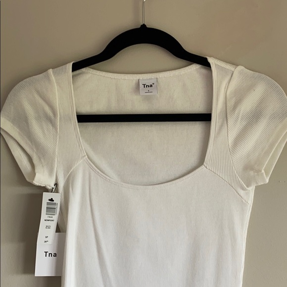 NWT small TNA white Newport TSHIRT - Picture 4 of 6
